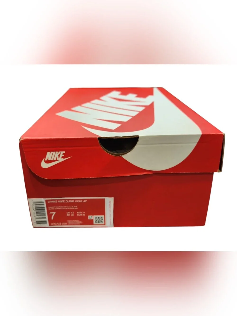 Nike used excellent